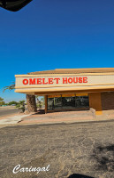 Omelet House outside