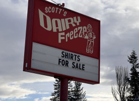 Scott's Dairy Freeze outside