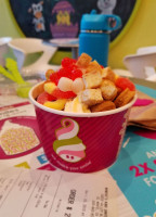 Menchie's Frozen Yogurt food