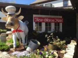 New Glarus Hotel Restaurants outside