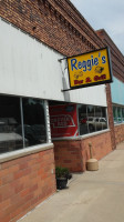 Reggie's Grill outside