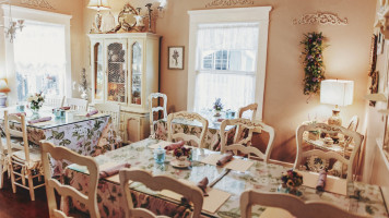 Lavender 'n Lace Tearoom inside