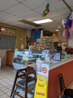 Las Morenas Taqueria inside