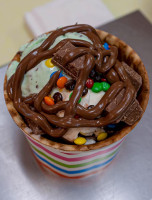 Yummis Frozen Yogurt And Cafe food