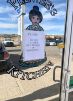 Peewees Kitchen outside