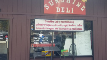 Sunshine Deli Catering outside