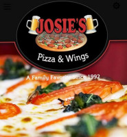 Josie's Pizza Wings outside