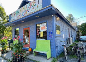 Cushman Market Cafe outside