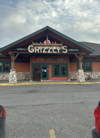 Grizzly's Wood-fired Grill outside