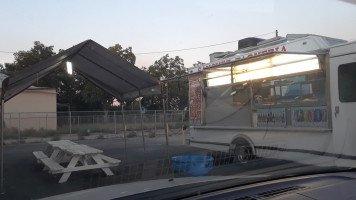 Sánchez Taqueria outside