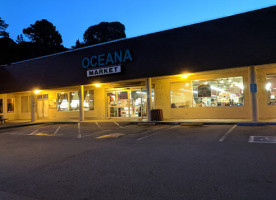 Oceana Market outside