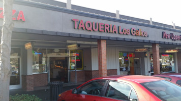 Taqueria Los Gallos 2 outside