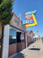 Jerry's Cafe outside