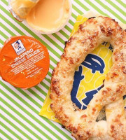 Wetzel's Pretzels food