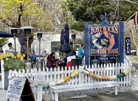 Bostwick's Chowder House food