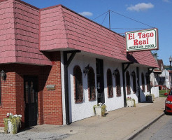 El Taco Real outside