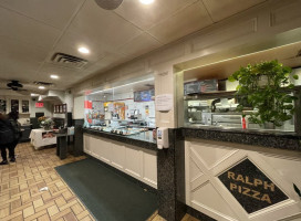 Ralph's Pizza food