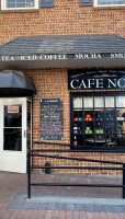 Cafe Noir outside