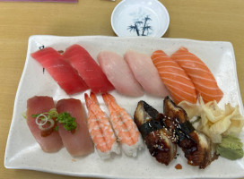 Sushi Island food