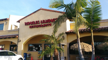 Tamales Lilianas outside