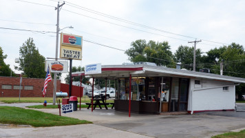 Tastee Treat outside