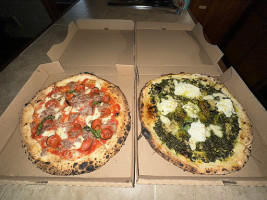 Lunetta Pizzeria food