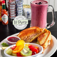 Le Peep Omaha Northpark food