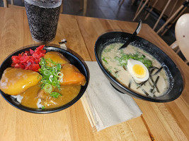 Raku Ramen outside