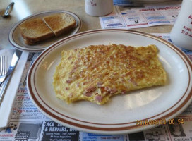 Arlington Diner In Arl food