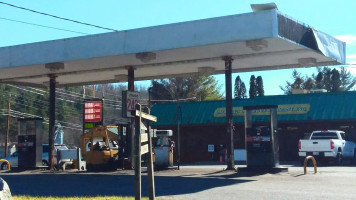 Lowery's Gas And Convenience outside