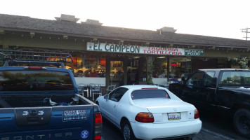 El Campeon Taqueria outside