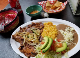 Taqueria La Cazuela food