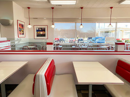 In-n-out Burger inside