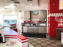 In-n-out Burger inside