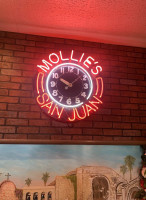 Mollies San Juan inside