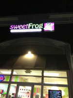 Sweetfrog Premium Frozen Yogurt outside