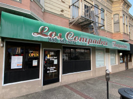 Los Compadres Taqueria outside