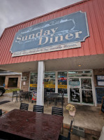 Sunday Diner inside