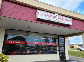 Lakeland Bbq Company Catering Ice Cream outside