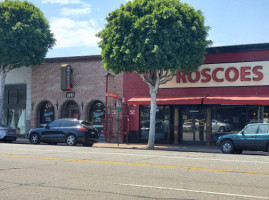 Roscoe's Famous Deli outside