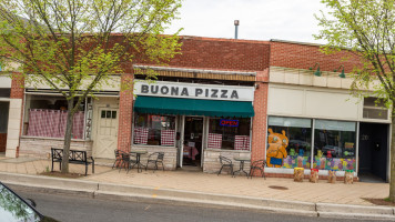 Buona Pizza outside