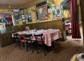 Buca Di Beppo Italian food