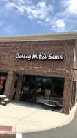 Jersey Mike's Subs outside