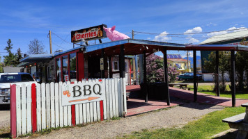 Cherries Bbq Pit outside