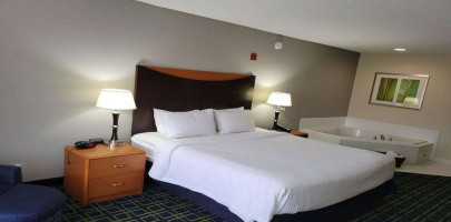 Fairfield Inn Louisville South inside