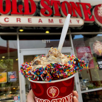 Cold Stone Creamery outside