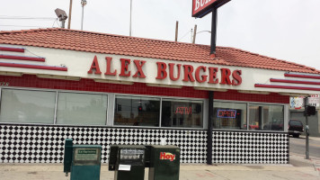 Alex Burgers outside