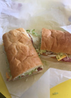 D M Subs food