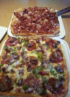 Ledo Pizza food