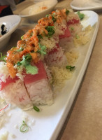 Maru Sushi food